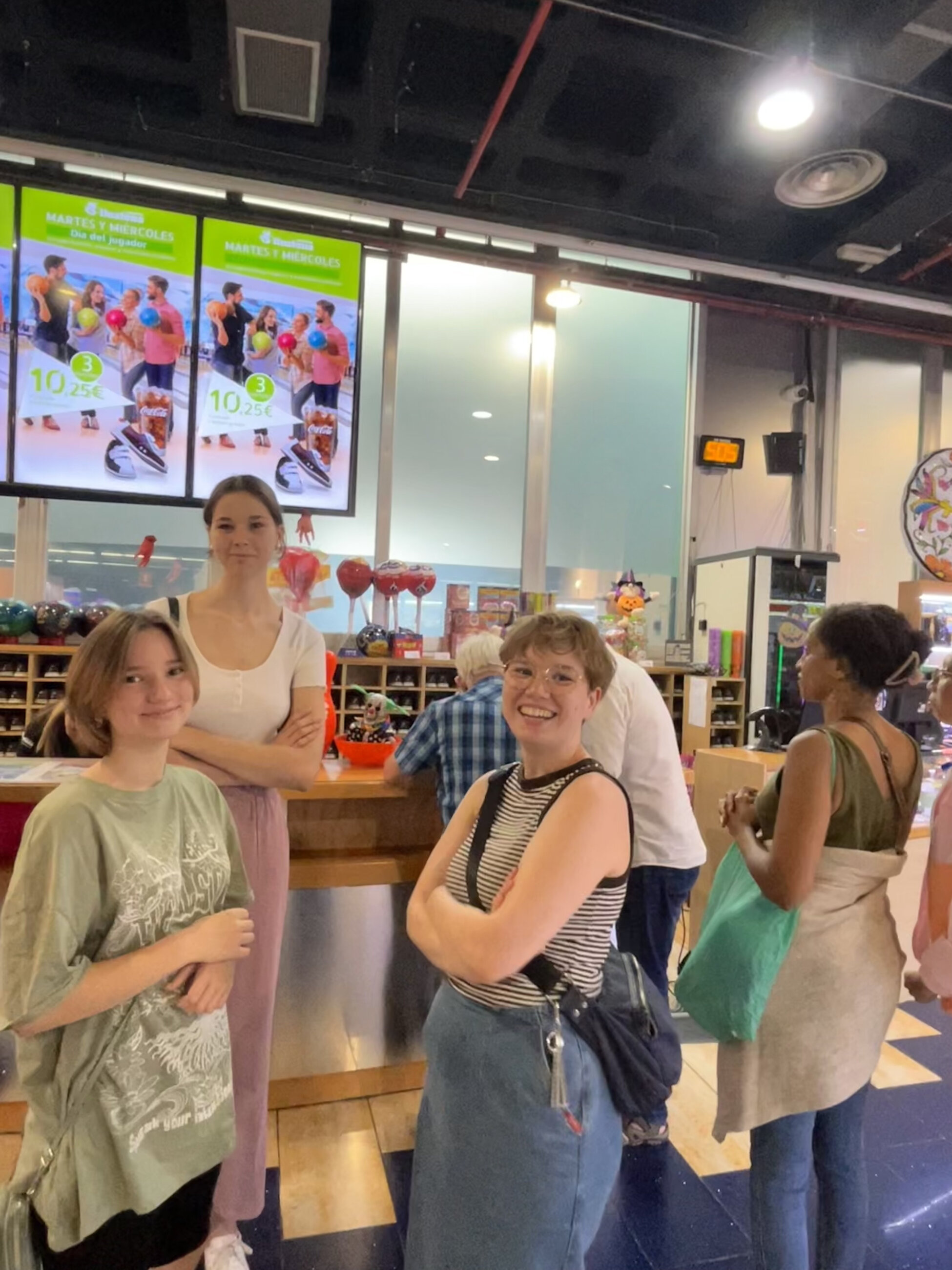 Bowling in free time organized by Instituto hemingway