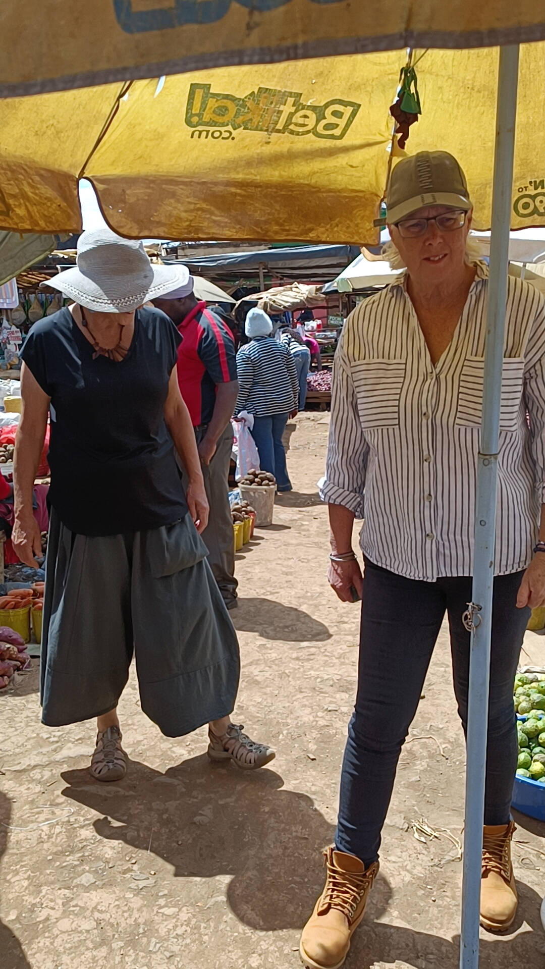 Market day with the other volunteers 