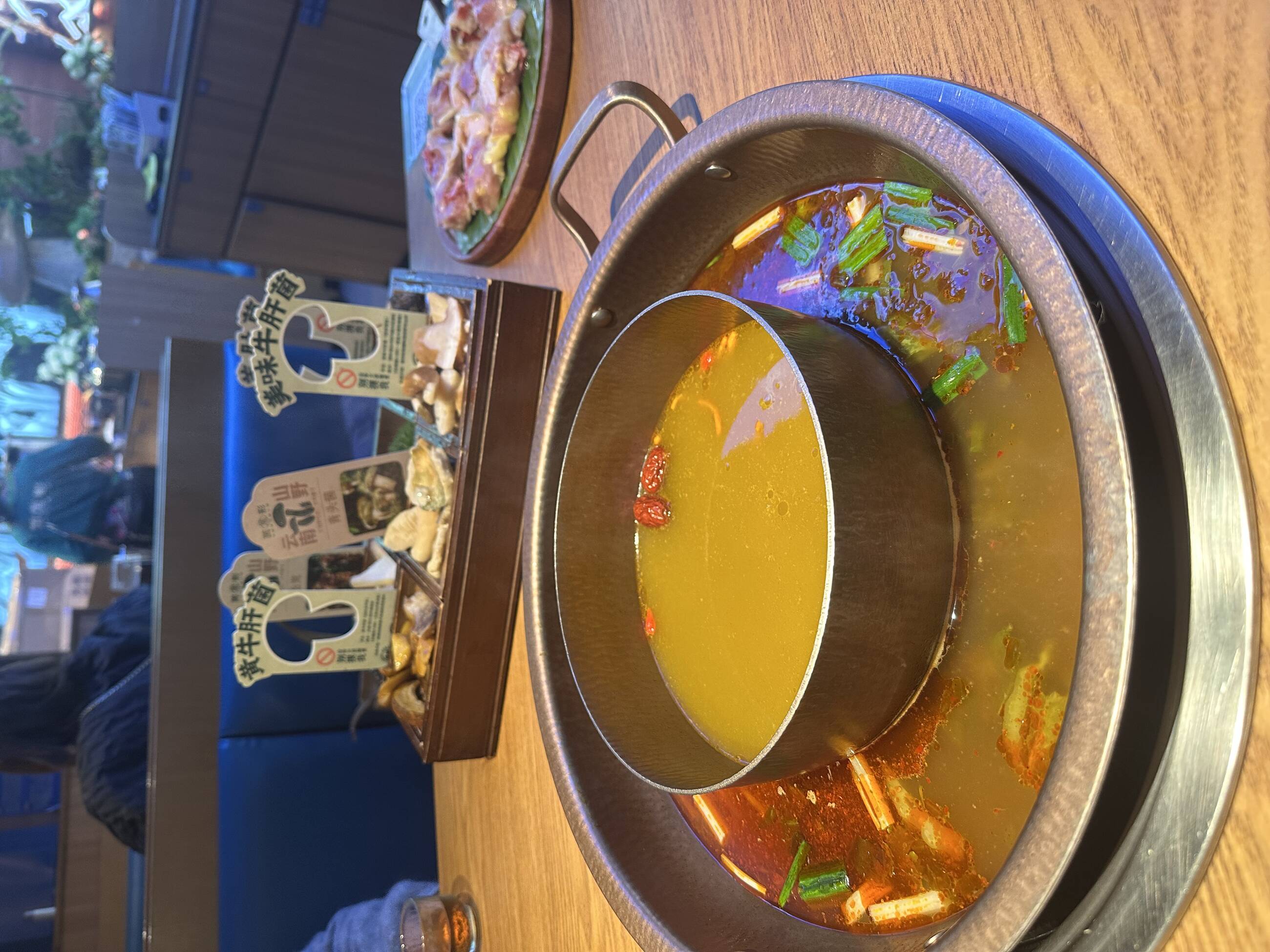 Mushroom hotpot
