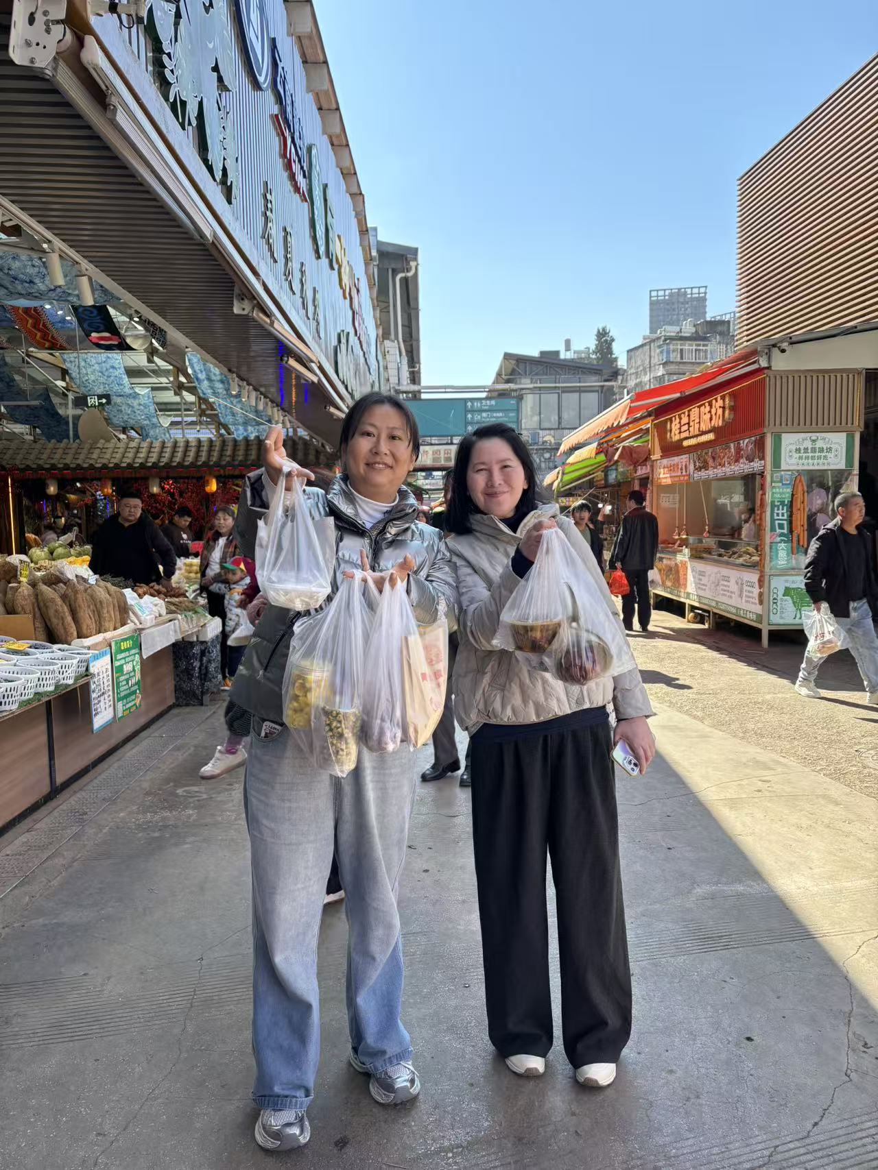 Went with my teacher and classmates—so many foods to try at the market!