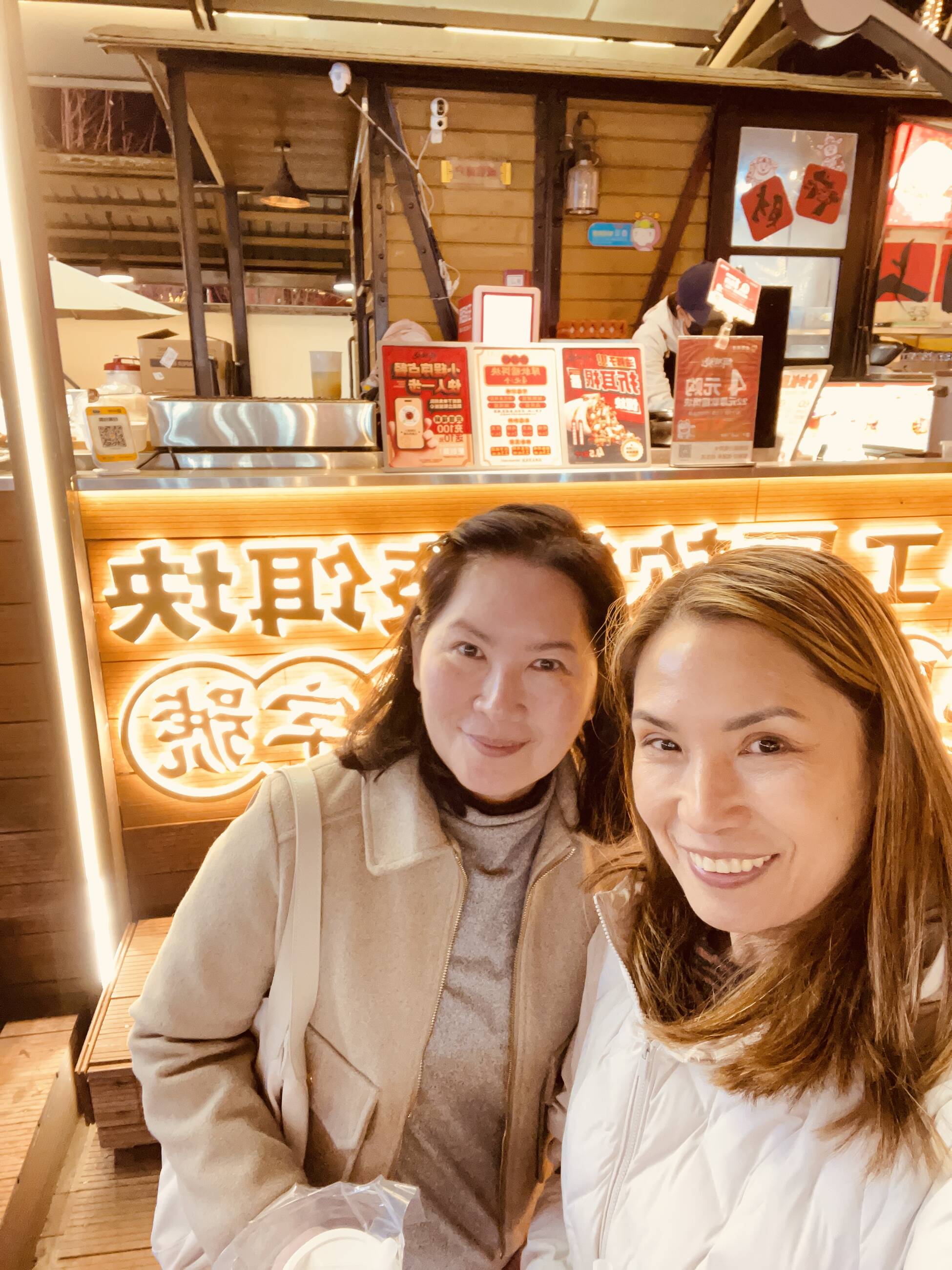 Visited a night market after class—so fun!