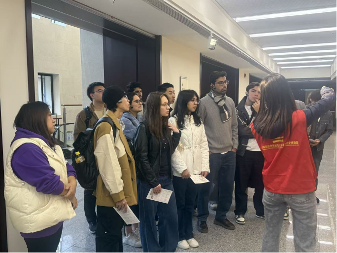 Picture of a visit to a Chinese Course 