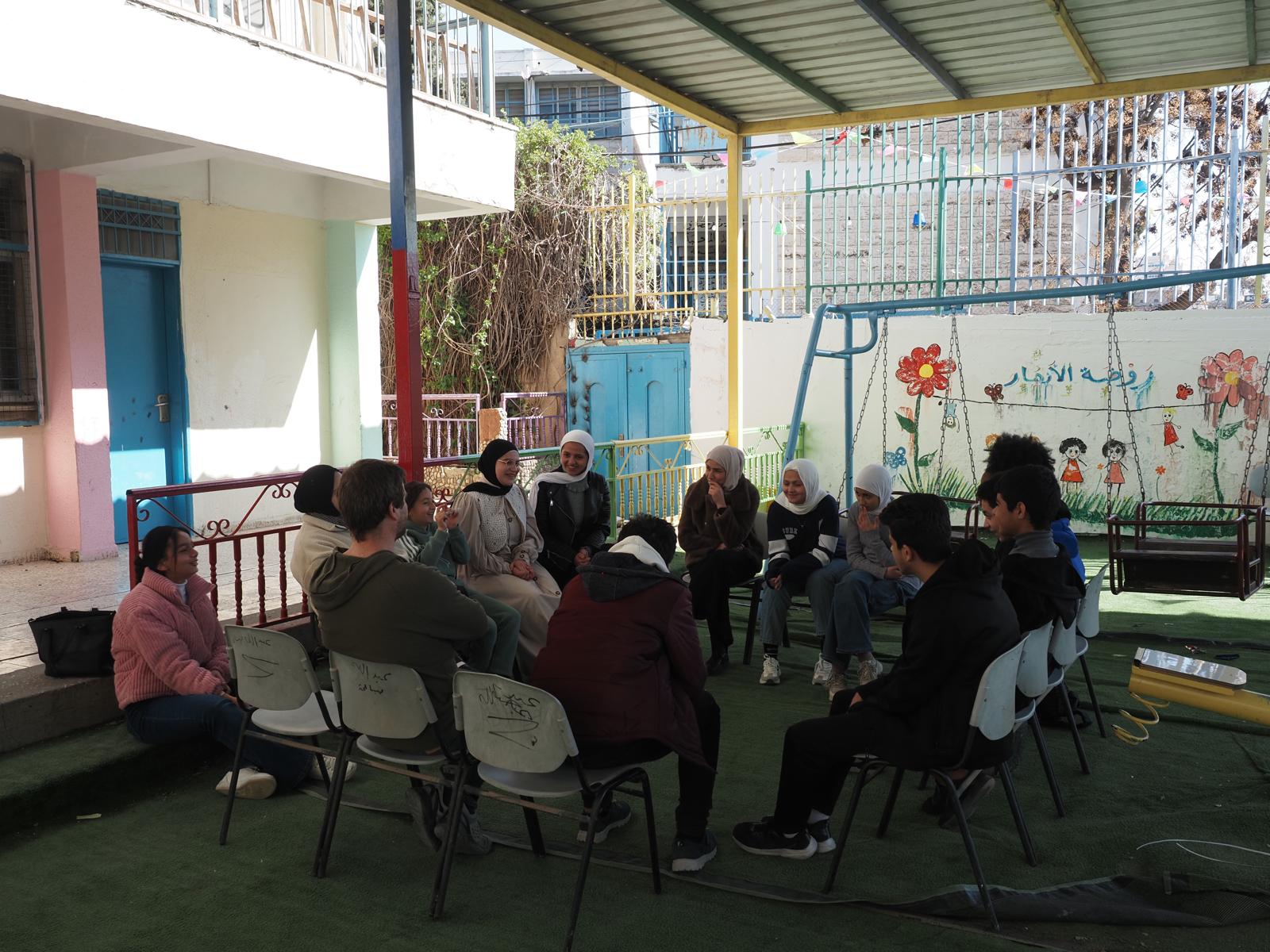 Engish class in Al Fawwar Camp