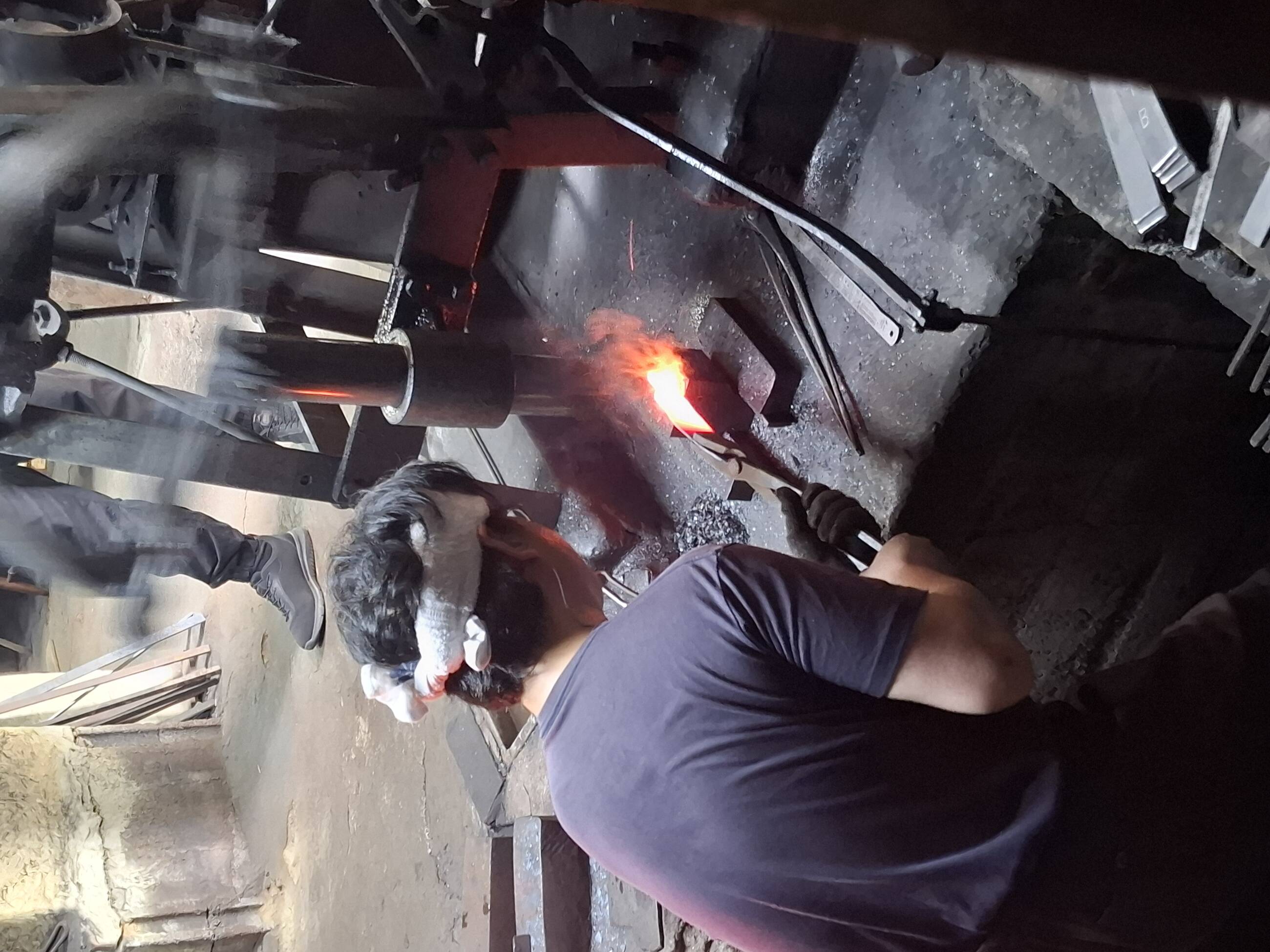 Sword smith