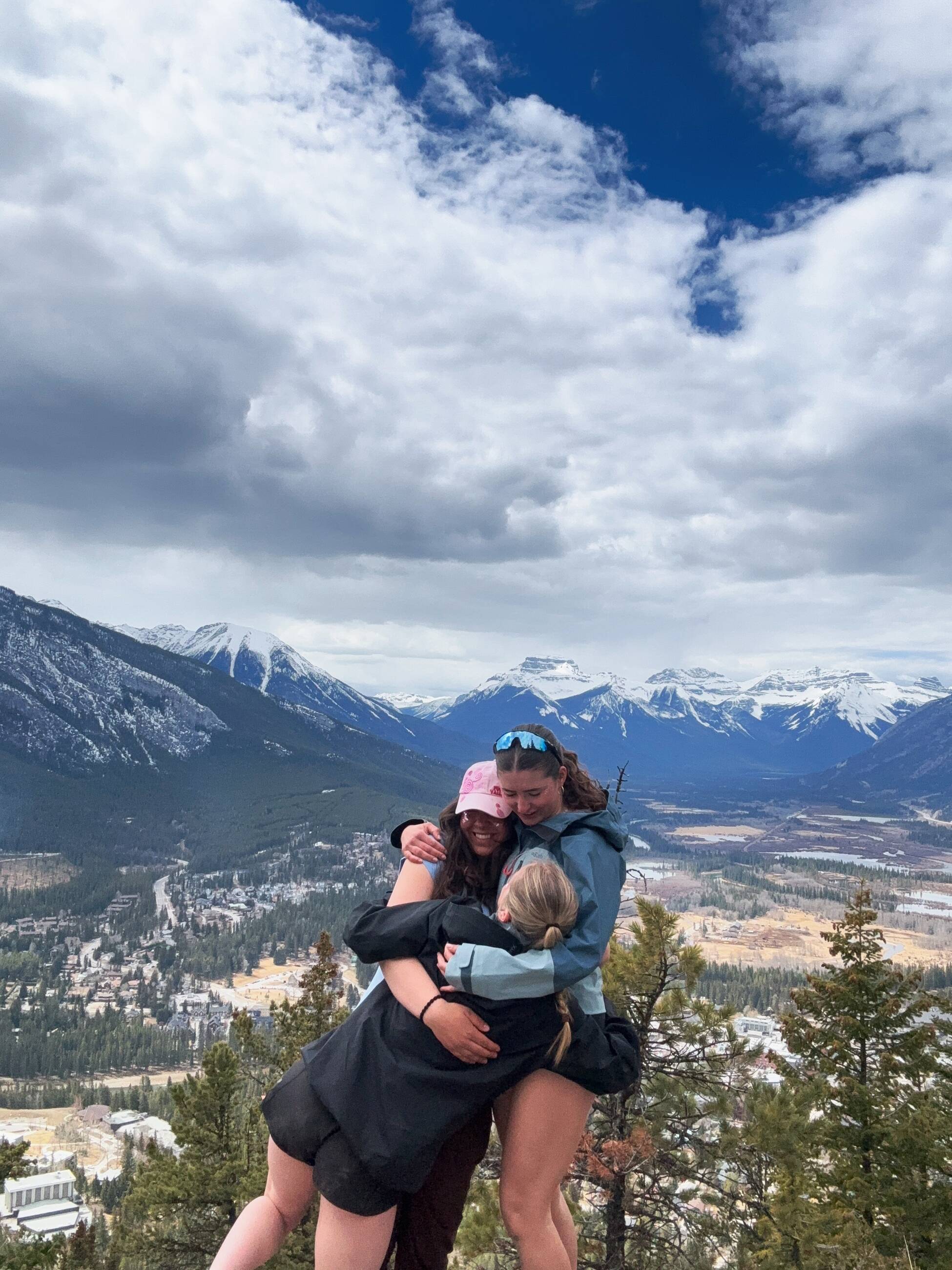 Tunnel mountain hike
