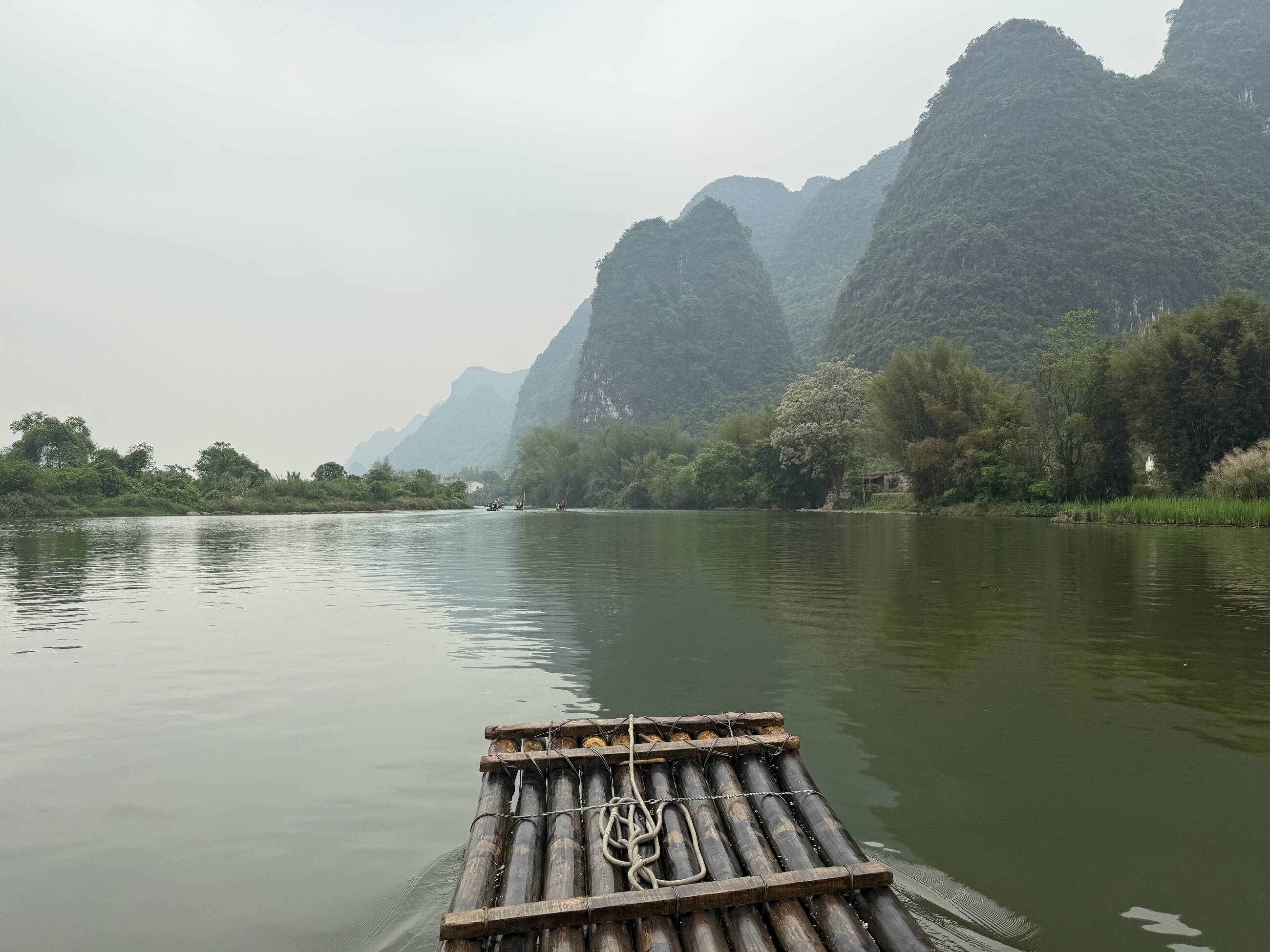 Bamboo rafting in Yangshuo, 45 min from Guilin city 