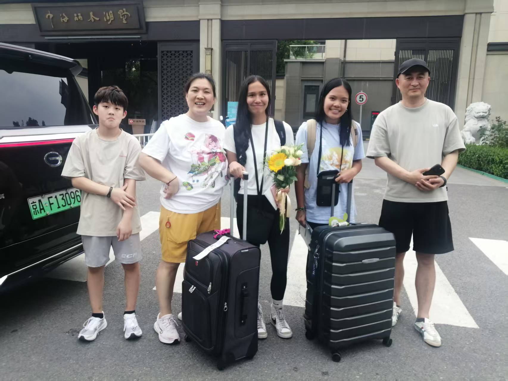 picture with others on departure 