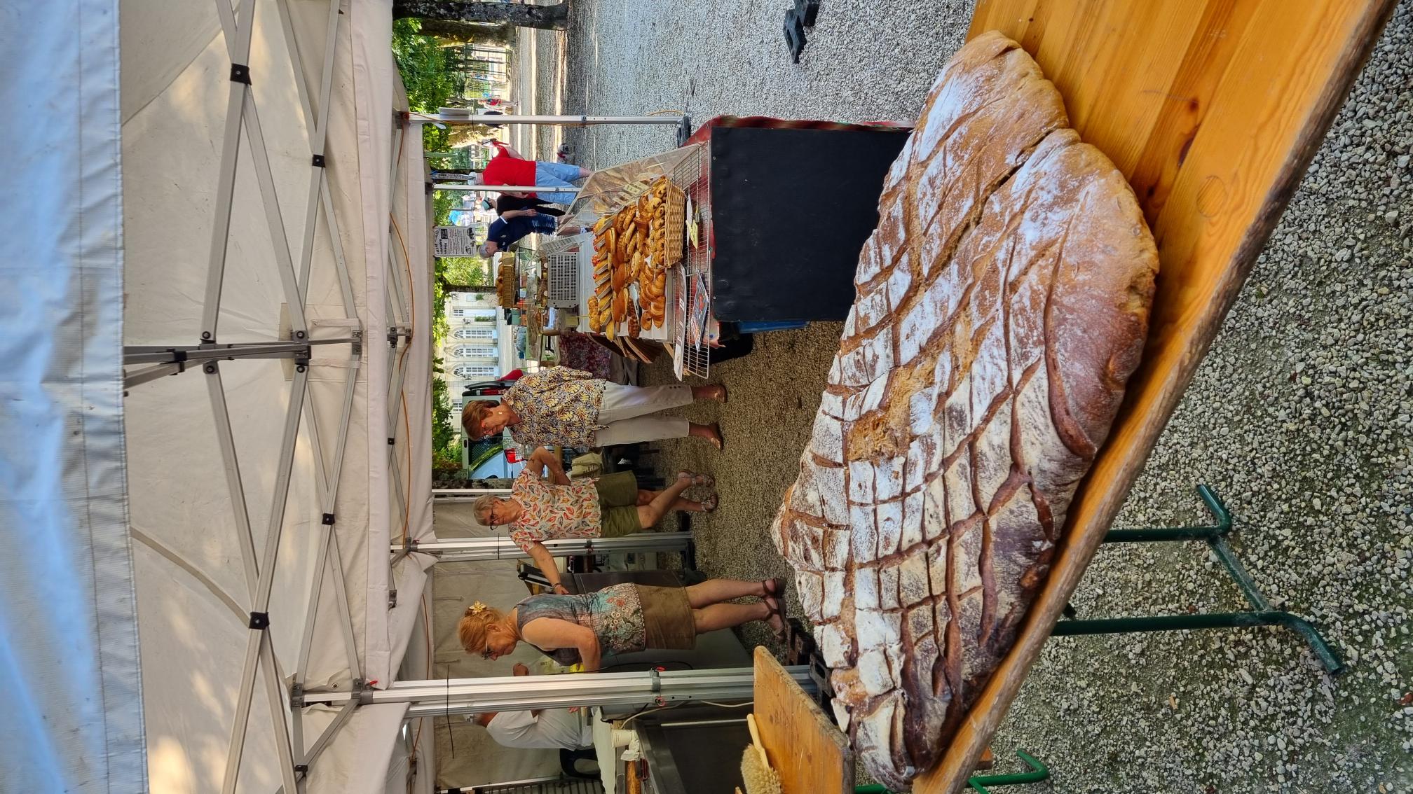 A giant French loaf spotted in Saintes!