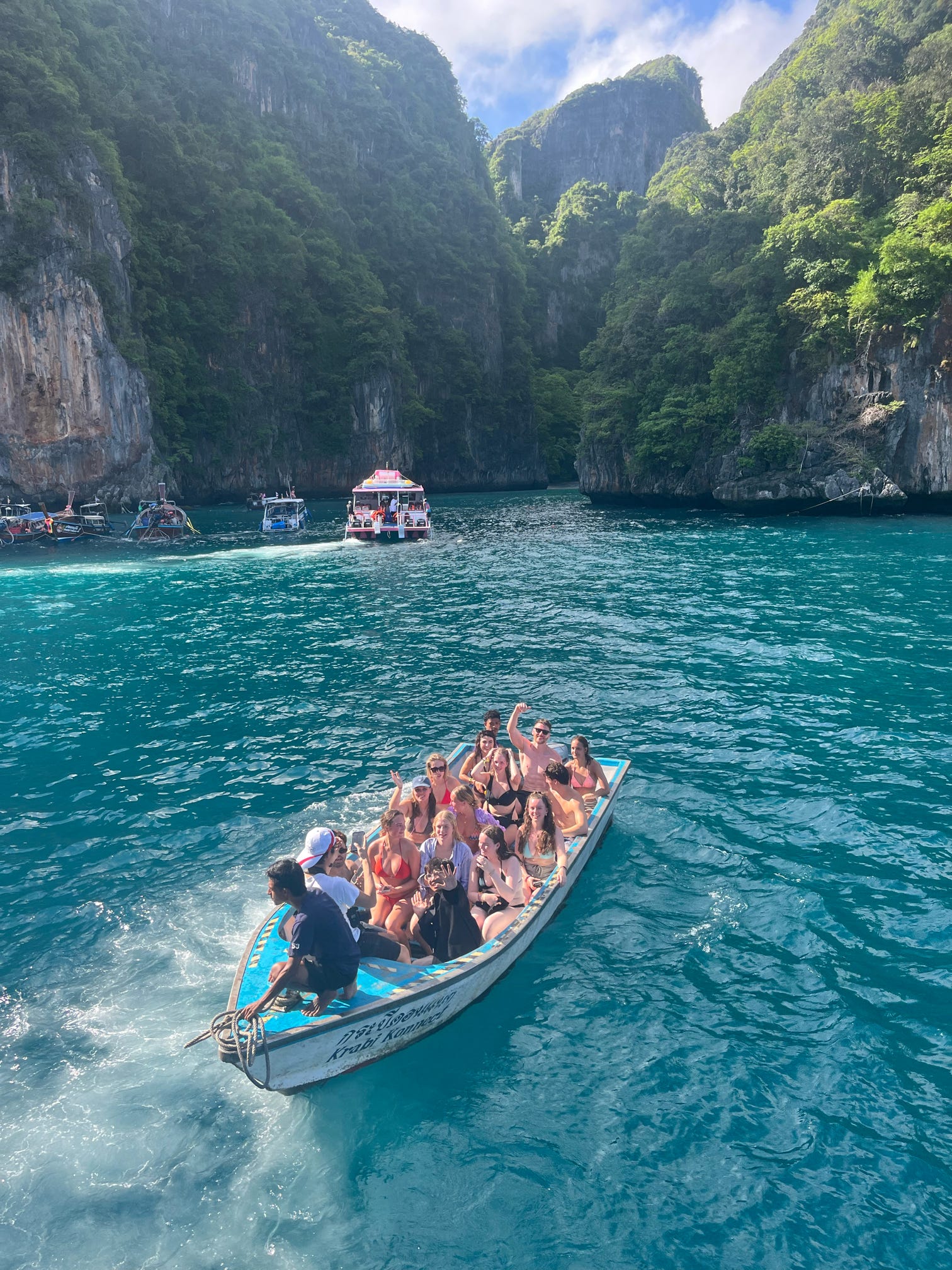 Boat Tour to Maya bay 