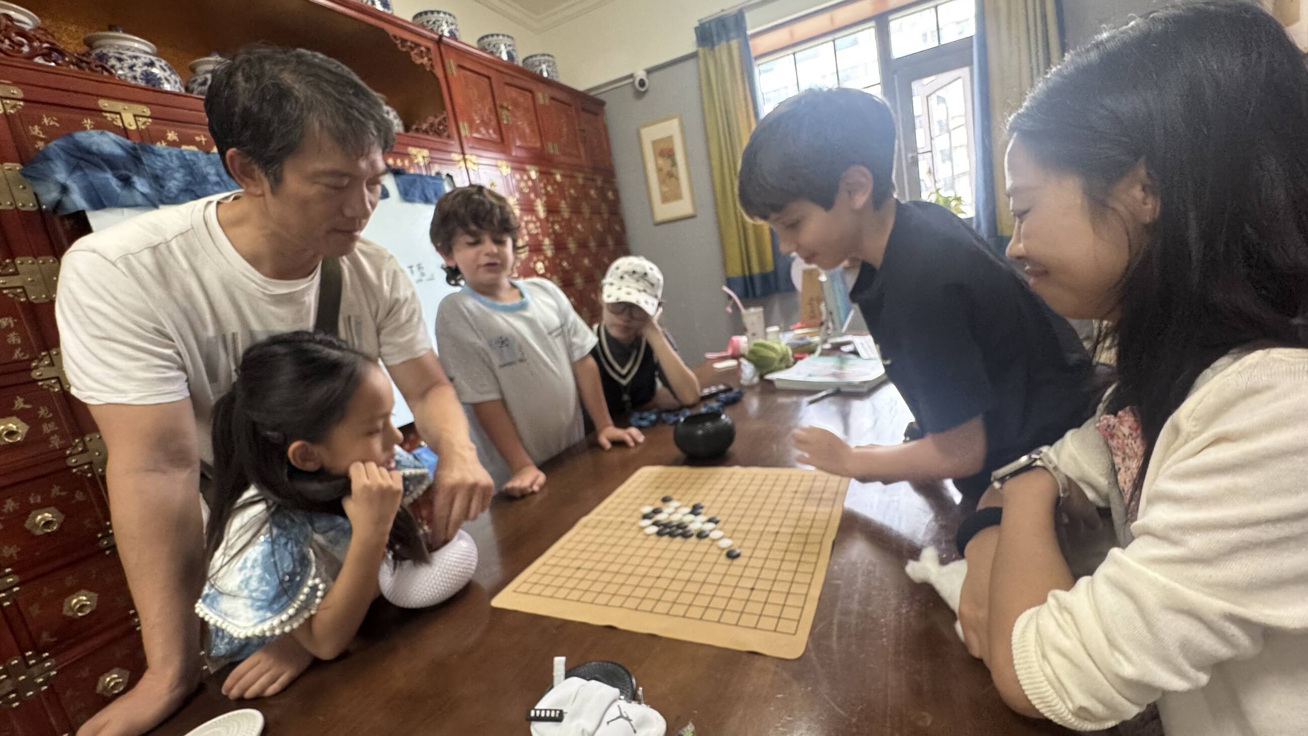 Game time with kids , parents and teachers 