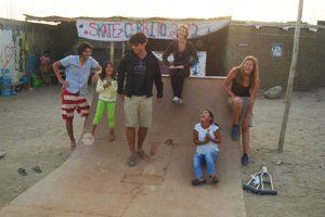 Volunteers hanging out in Peru