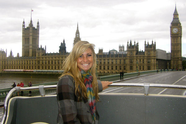 Marisa passing by British Parliament and Big Ben