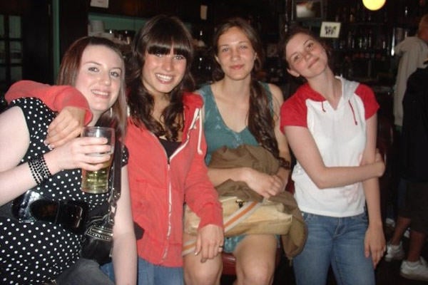 Caroline with other AIFS students at a pub in Limerick!