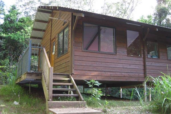 The cabin where students live during the trip