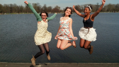girls jumping in Kensington Gardens London