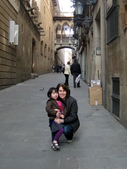 barcelona alleyway
