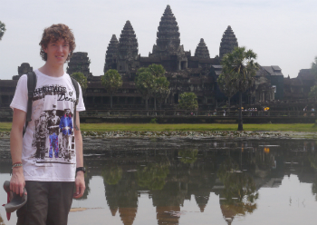 volunteer at Angkor Wat
