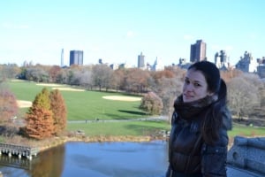 woman smiling in centrap park nyc fall