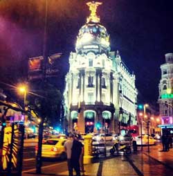 Edificio Metropolis and Gran Via