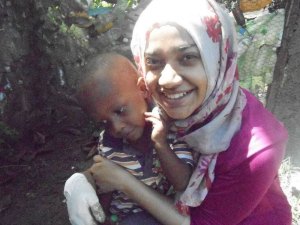 Laiba and a child she met in La Boca, another GLA worksite.