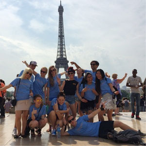 crowd in front of eiffel tower