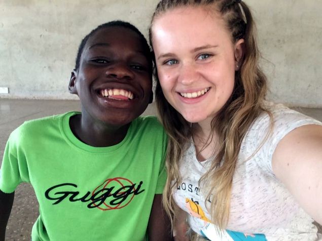 Volunteering with children in Ghana