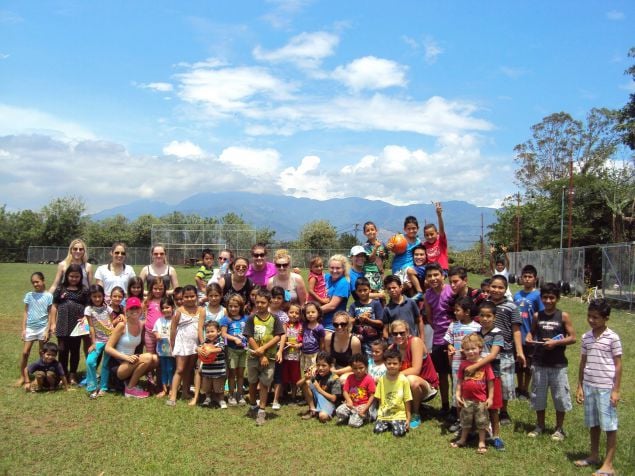 ISL Costa Rica volunteers and team