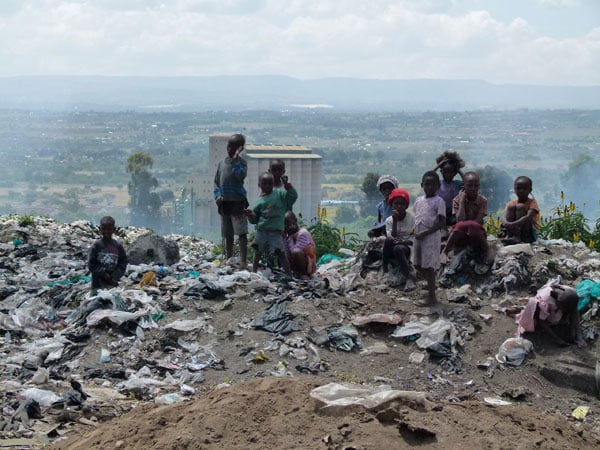 Volunteering with slum children in Kenya