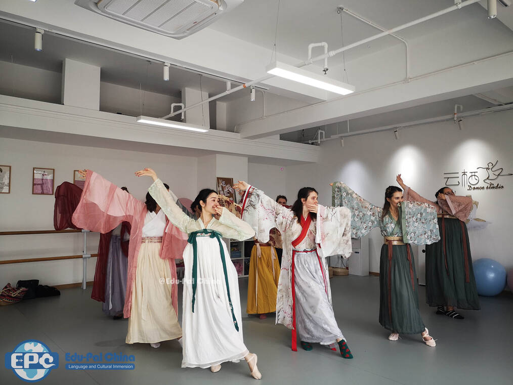 Chinese language and Cultural Exchange Program Go Overseas