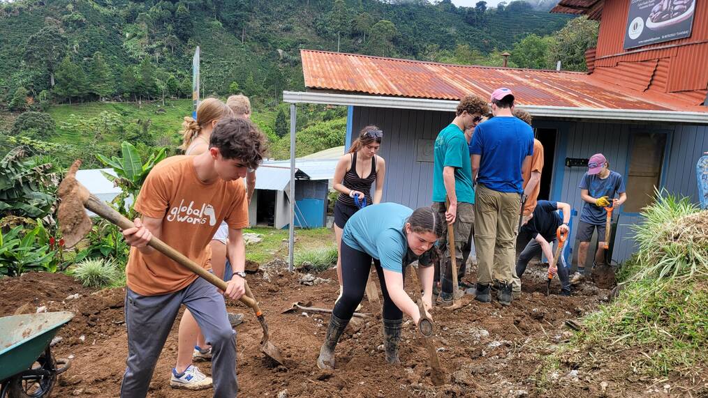 Costa Rica Service Adventures | Go Overseas