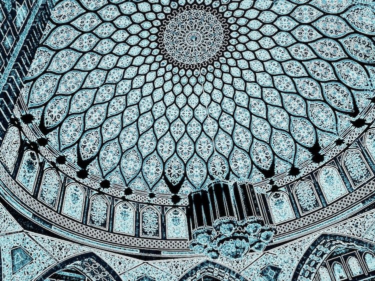 Living & Learning in Arabic Dubai: Social and Cultural Etiquette