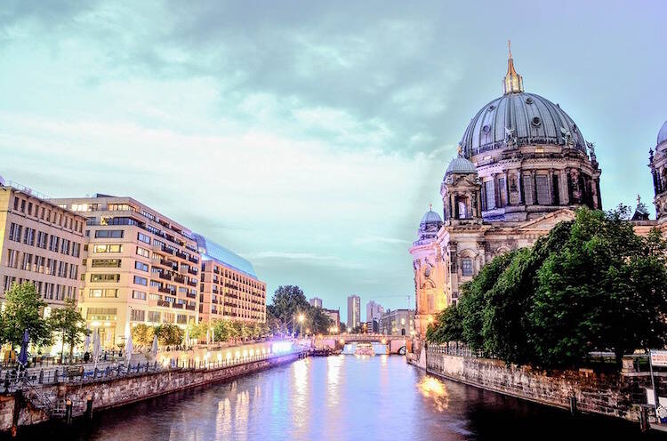 How to Score an Affordable Internship in Europe
