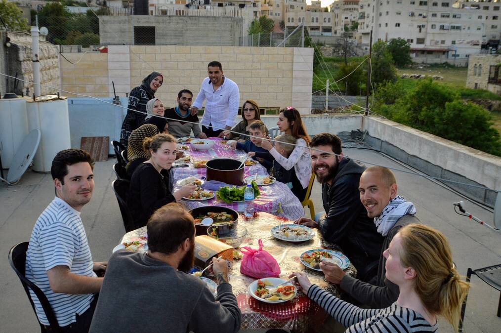 Tips for Being a Culturally Sensitive Traveler: Learn Local Table Manners