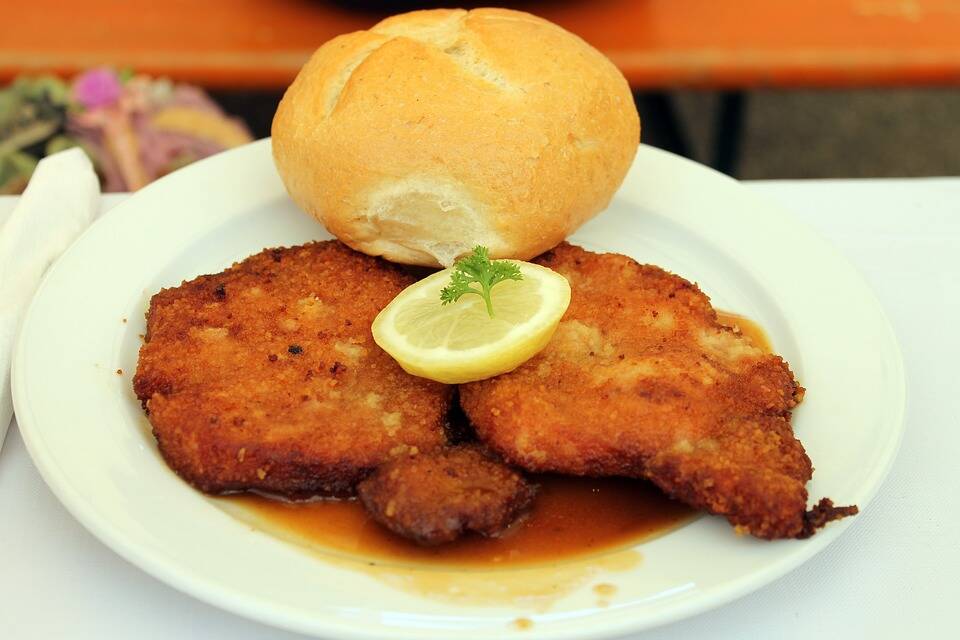10 Must Try Foods and Drinks When Studying in Germany: Schnitzel