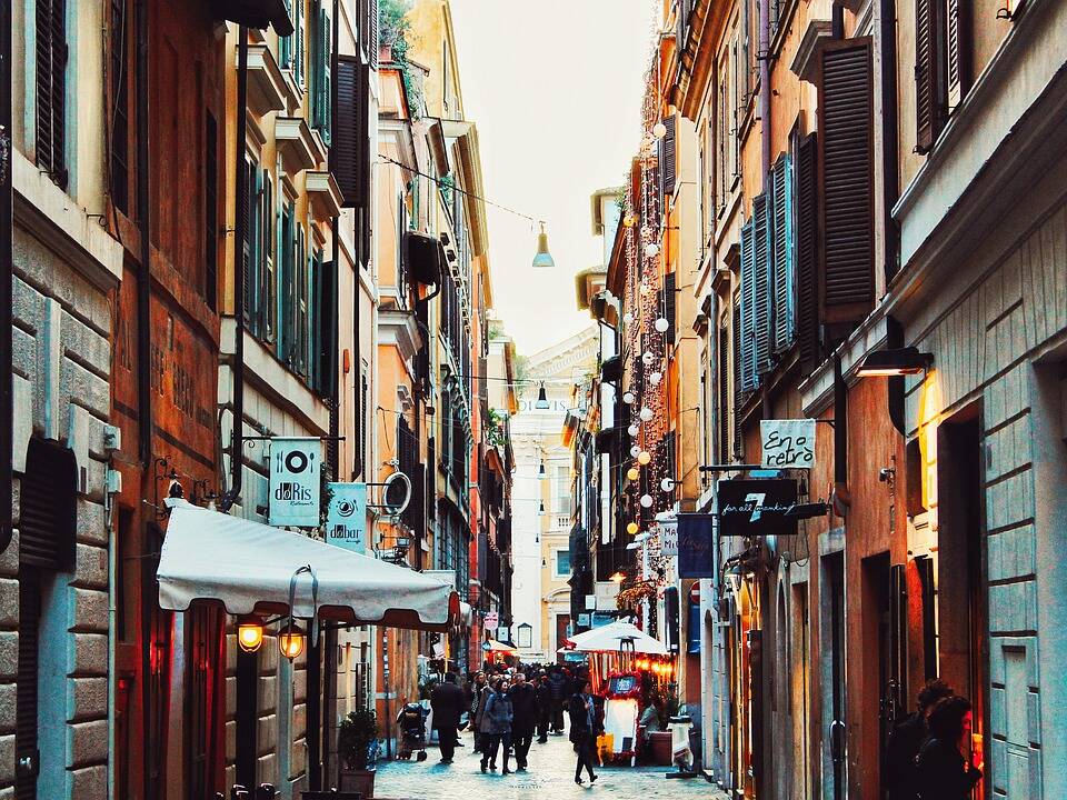 How to Study Abroad in Italy in English: Get Ready for an Unforgettable Study Abroad Experience