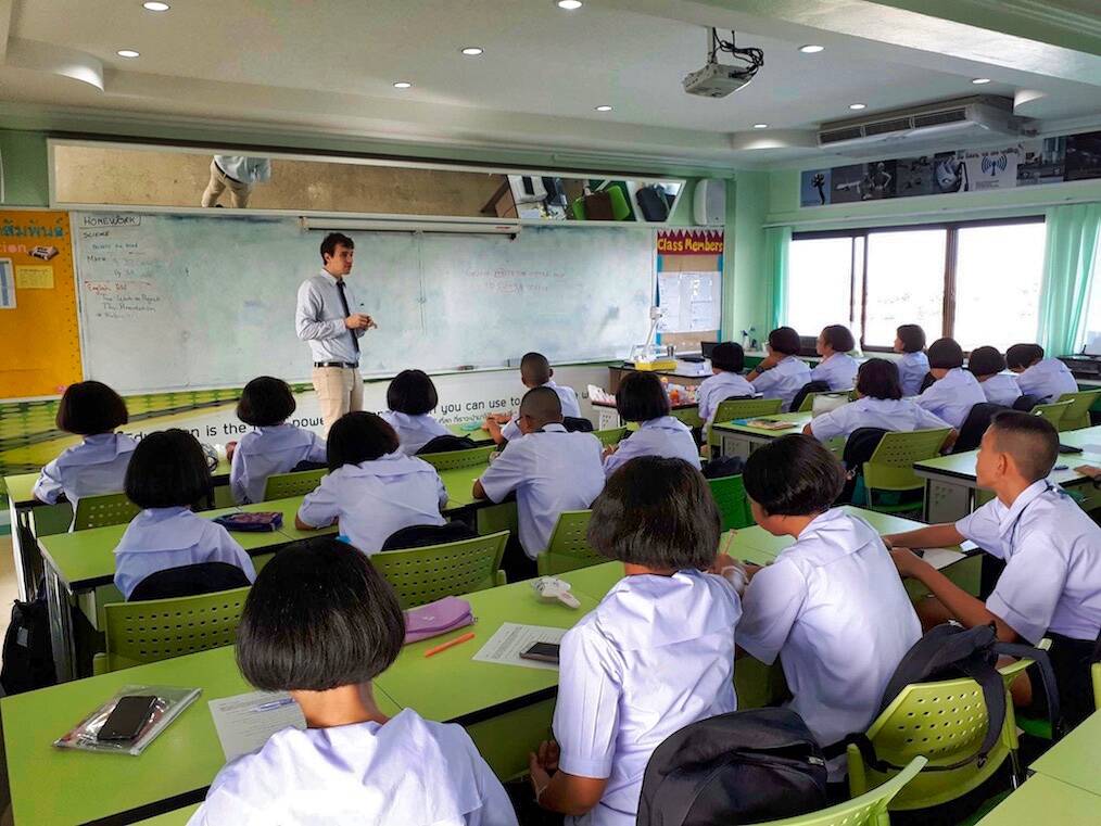 Why Teach Abroad After Graduation: You'll Gain Professional Skills