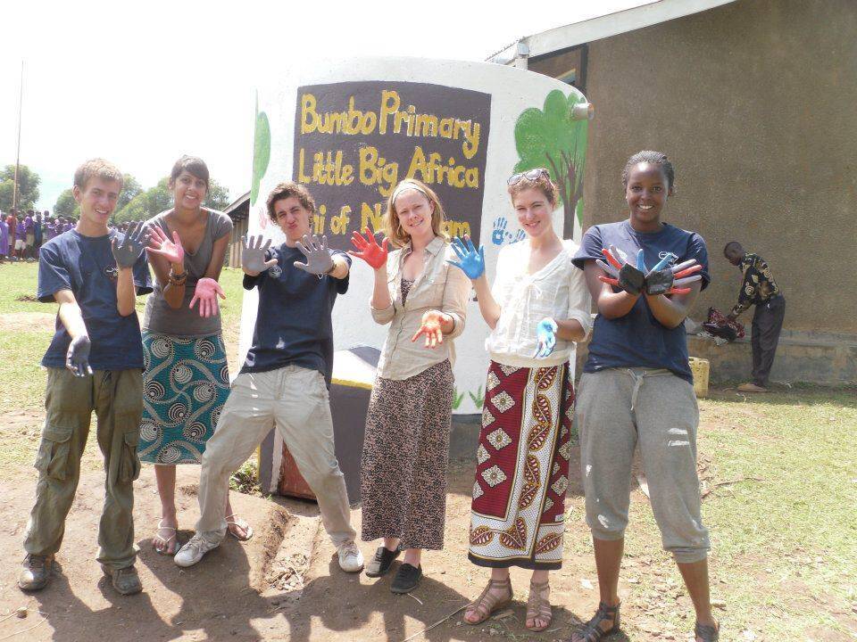 What It's Really Like to Volunteer Abroad -- According to Volunteers! Community Building Efforts