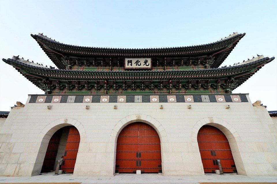 Salary Expectations for Teaching English in Korea: Hagwons