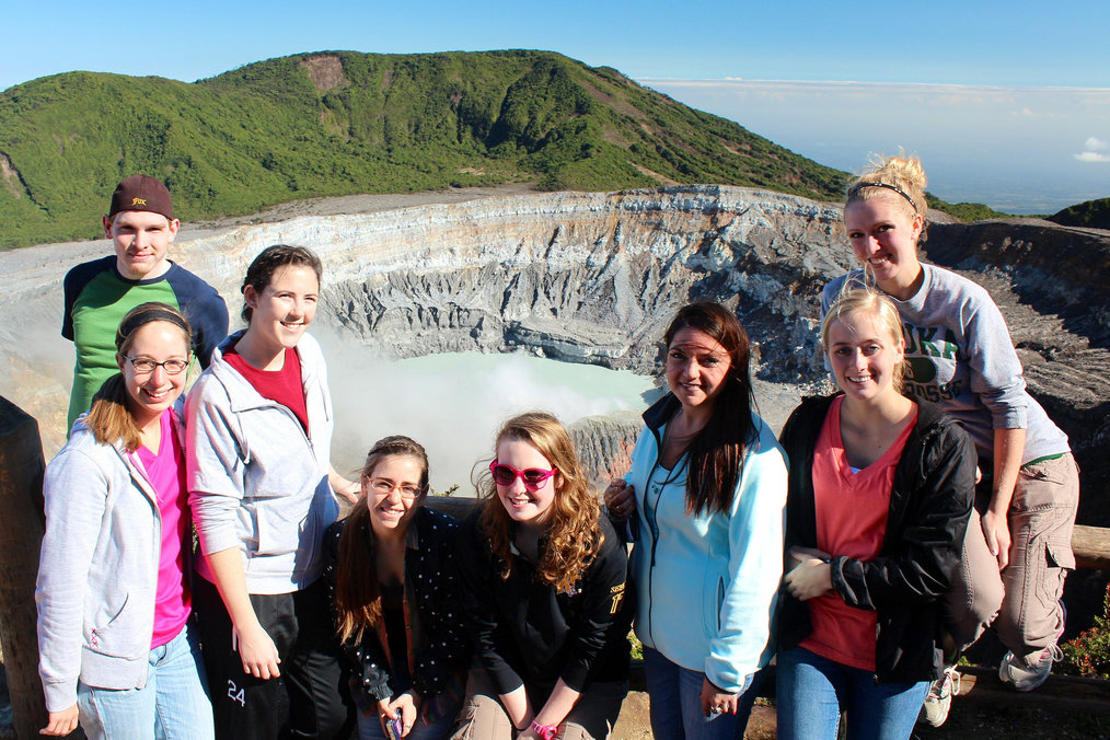 Photo credit: The LEAF Project via Flickr The Pros & Cons of Studying Abroad as a Freshman: New Friends