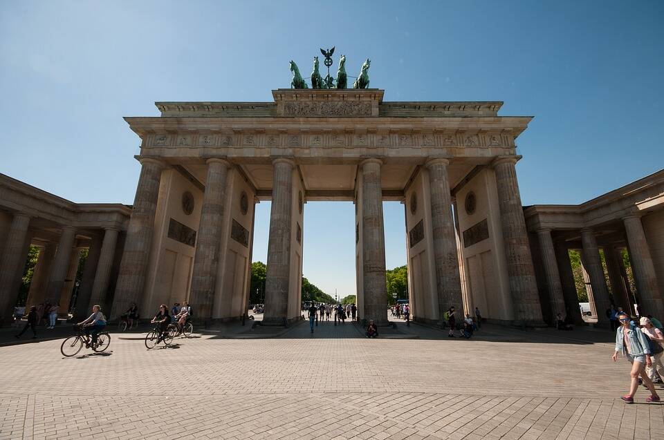 Salary Expectations for Teaching Abroad in Germany: International Corporations