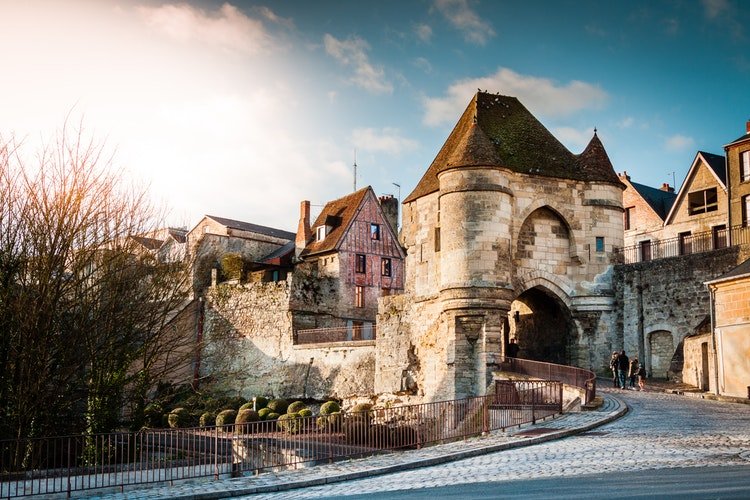 What to Know Before Learning French in France: Be Brave
