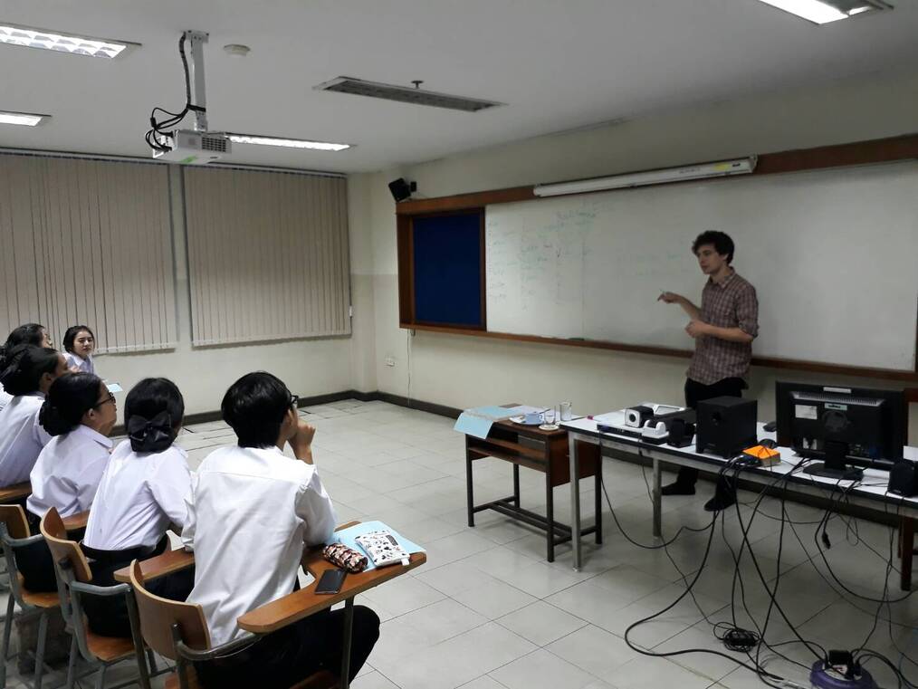 How to Teach Abroad While You're Still in College