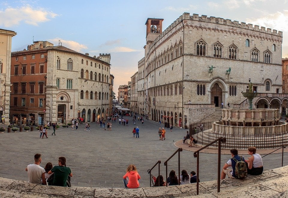 What to Know Before Learning Italian in Italy: Random Conversations