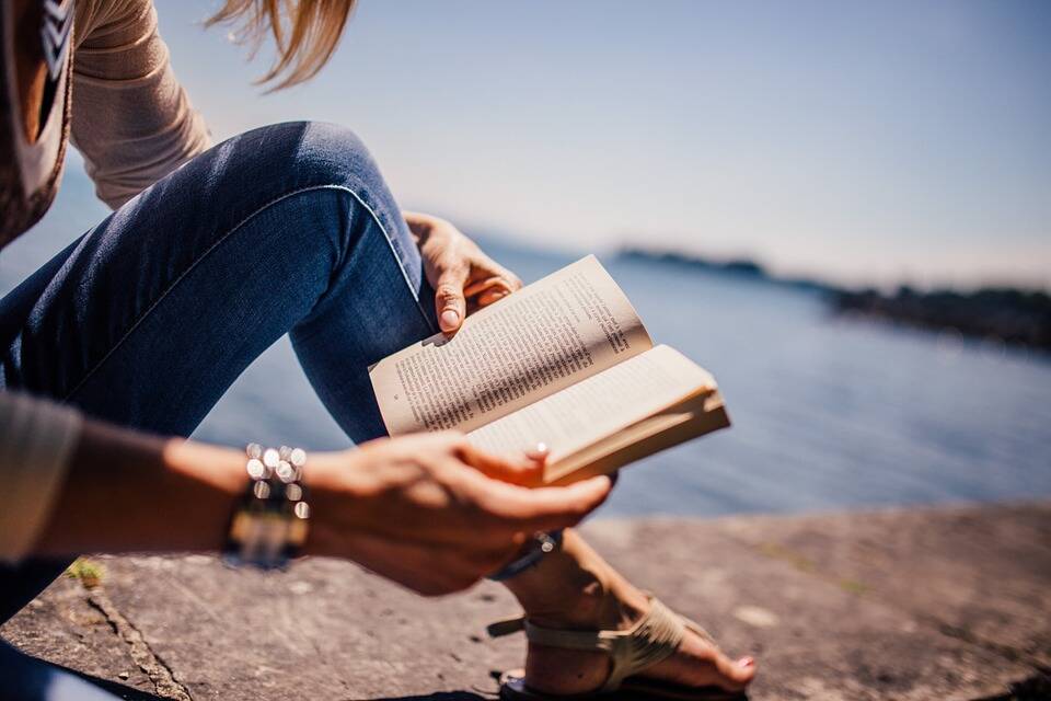  12 Great Books to Read Before Studying Abroad: Perfective