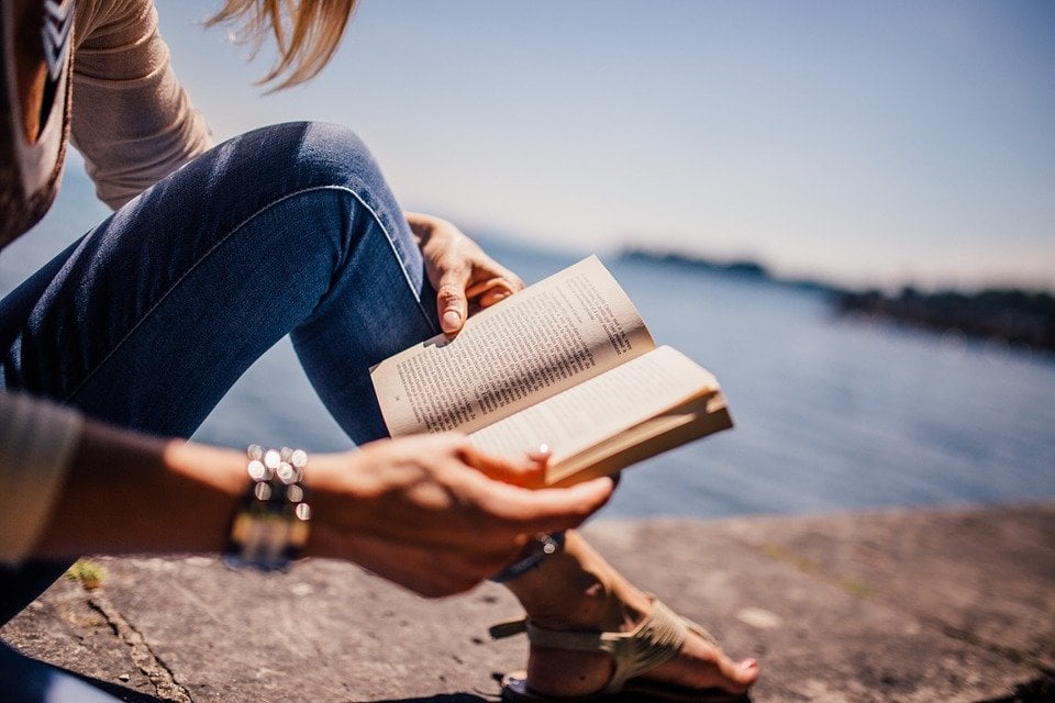 12 Great Books to Read Before Studying Abroad: Perfective
