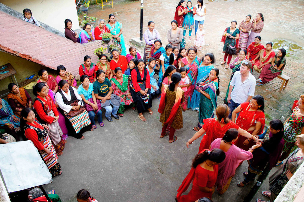 What's the Difference Between Volunteering and Voluntourism?