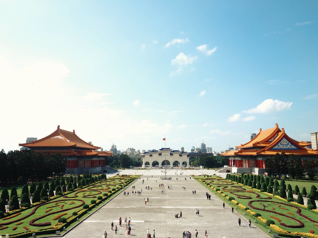What to Know Before Learning Chinese Abroad: Most Taiwanese Speak a Second Language