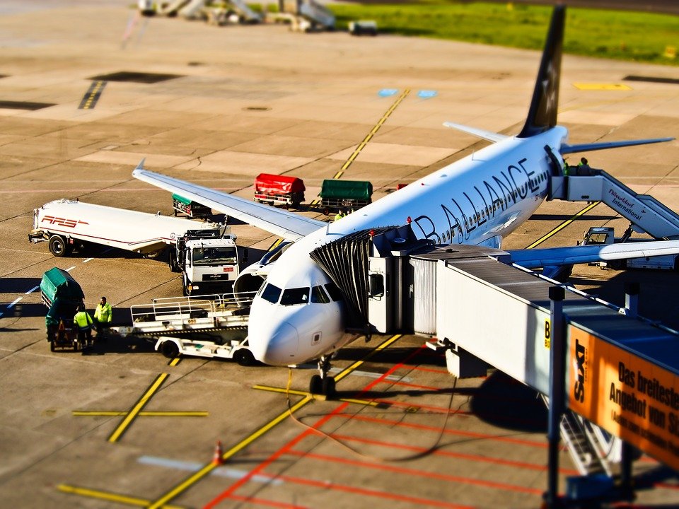 How to Completely Understand Your Teaching Abroad Contract: Flight Reimbursement