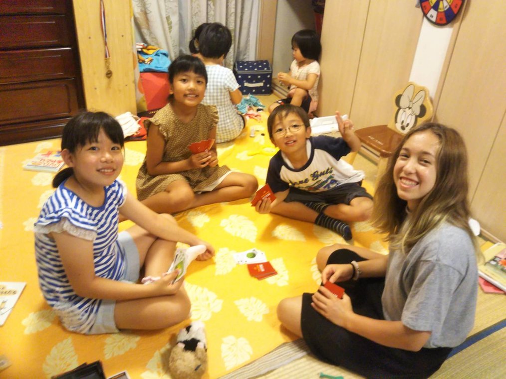Photo by Cameron, LanguBridge Tokyo Alum Ask a Teacher: Is It Necessary that I Speak a Foreign Language to Teach English Abroad?: Classroom Assistant
