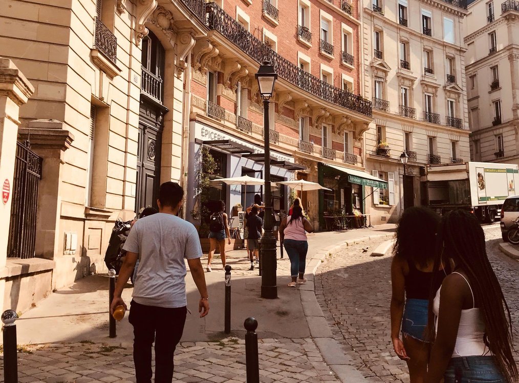 Photo by Wildine, The International Experiment in Living France Alum How to Find the Best Cell Phone Plan for Study Abroad in Europe